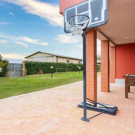 4 Bedroom Lovely In Holiday home Montalto di Castro