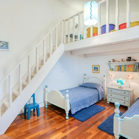 4 Bedroom Lovely In Holiday home
