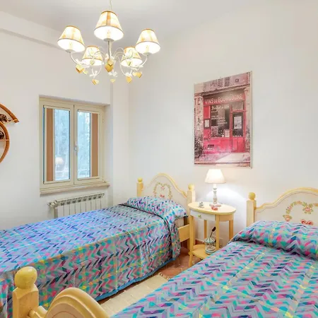 Holiday home 4 Bedroom Lovely In